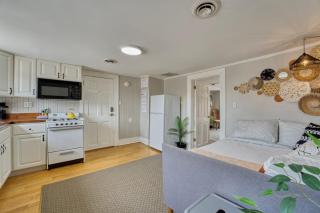Top-Floor 1BR in Historic Capitol Hill - Washington - 1