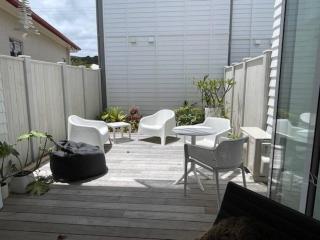 Island ambience in the heart of Matakana - 7