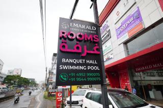 Emarald Hotel Calicut - 9