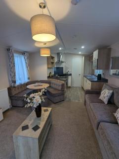 Modern and spacious holiday home at AWARD WINNING SHOREFIELD COUNTRY PARK ENTERTAINMENT PASSES INCLUDED DOG FRIENDLY! - Milford on Sea - 4