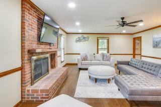 House on 20 Acres with On-Site Pond in Spring Lake! - Spring Lake - 5