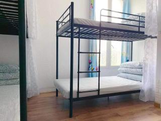 Rainbow Villa, One bed in shared dormitory room, please choose male or female room correctly, not mixed, check in from 16h00 to 23h50 - 1