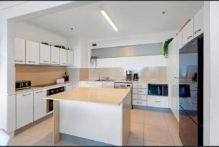 Entire rental unit Ocean City views Netflix - Gold Coast - 2