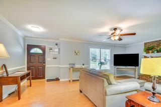 15 Mi to Raleigh Pet-Friendly Home with Fire Pit! - Fuquay-Varina - 6