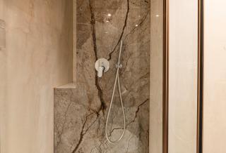 Modigliani terrace jacuzzi Golden House - Milan - 7