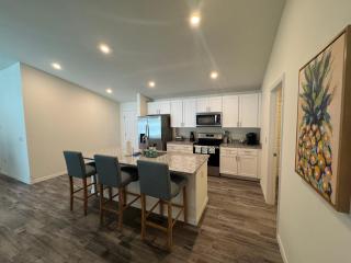 New With Heated SaltWater Pool! Great for 2 Families - 6