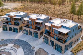 The Aerie Suites by AvantStay Modern Comfort with Mountain Views - Bend - 0