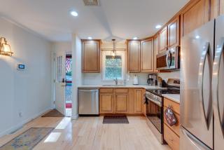 Riverfront Retreat with Hot Tub in Pocono Lake! - Pocono Lake - 4
