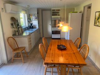 Beautiful Home In Glesborg With 3 Bedrooms And Wifi - Glesborg - 3