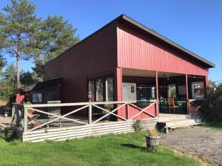 Stunning Home In Vikbolandet With 3 Bedrooms - 4