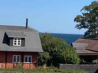 Beautifully Located Holiday Home With A Sea View, - Allinge - 4