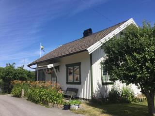 Stunning Home In Hamburgsund With 3 Bedrooms And Wifi - Hamburgsund - 0
