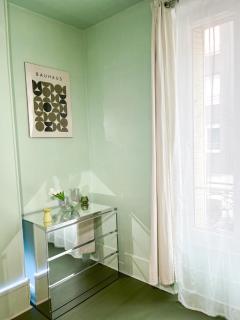 Surperbe appartement rétro Paris - 2