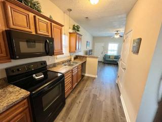 Lovely 2-level 2-br cottage, 2 blocks to beach - Myrtle Beach - 3