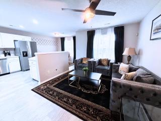 Beautiful 2 King Bedrooms with Garage - - 9