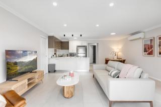 Westridge Precinct Perfection! - Harristown - 2