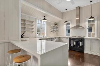 Cedar Street Lodge 5BRMS 3BTHS 2 homes in 1 - Brisbane - 7