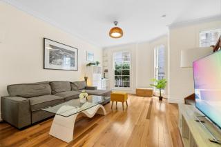 Ideally located 3 BR with Parking & Central & Darling Harbour-10 mins walk - 8