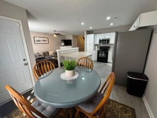 Beautiful 2 King Bedrooms with Garage - - 5