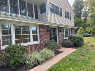 Cozy & Stylish Studio with Beautiful Lake Views & Fast Wifi - - 2