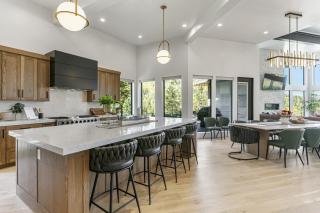 9005A - Luxury Four Bedroom home - Solitude - 0