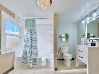 The Colonial at Mount Lebanon by Luxe PGH - Pittsburgh - 1