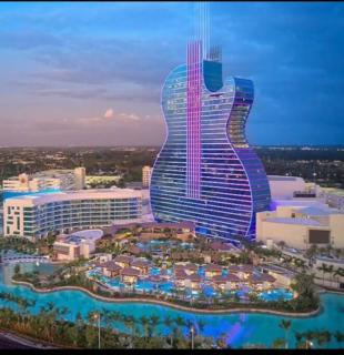 Stylish Apt with Pool and Gym near beach - 5