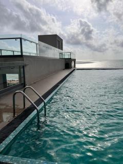 Ocean Breeze Negombo- TidesEnd Luxury Beach Apartments - Negombo - 1