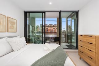 Bright and Modern 1BR Apt with Balcony and Car Park - Melbourne - 5