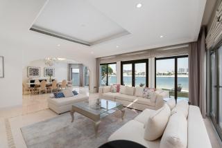 Frond M, Beachfront Villa, Palm Jumeirah - Mint Stay - Dubai - 0
