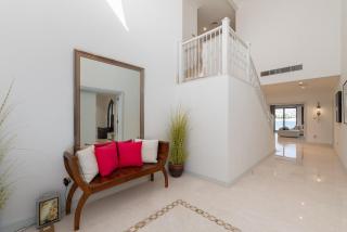 Frond M, Beachfront Villa, Palm Jumeirah - Mint Stay - Dubai - 3