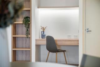 Stylish and Modern 2BR w King Bed, Study and Car Park - Carnegie - 6