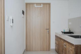 Nice and Homey Studio at Bintaro Embarcadero Apartment By Travelio - Tangerang - 1