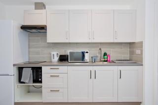 Modern Twin Studio - Town Centre - Long Stays Welcome! - 5