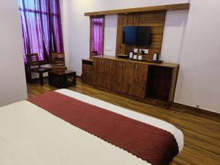 Hotel kasauli view café restaurant open terrace mountain view - Kasauli - 5