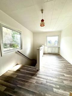Workers Home 10-rooms near Volvo - 3