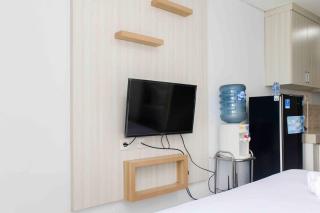Cozy and Tidy Studio at The Enviro Apartment By Travelio - Bekasi - 2