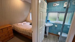 1 Bedroom Cabin with Mountain & Loch Views - Quiet Location between Glencoe & Ben Nevis - Corran - 6