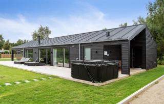 Amazing Home In Væggerløse With Sauna - Marielyst - 0