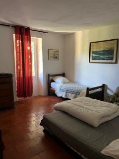 Relai de randonnées pédestres, cévenoles, bassin en eau de source, randonnées d'ânes abreuvoir et enclos - 6