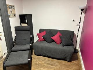 Renovated French Country Bungalow for Two - A Home for Your Next Holiday - Hercé - 9