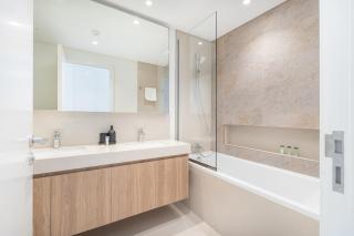 Elegant 2-Bedroom With Comfy Living Area in Downtown - Dubai - 7
