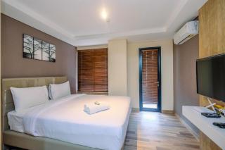 Elegant and Comfort Studio Kebayoran Icon Apartment By Travelio - 4