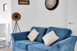 Aldenham Road 3 Bedroom Apartment Next to Bushey Station - Watford - 9