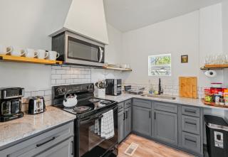 5br Family Retreat With Private Attic Studio #40 - Oklahoma City - 8
