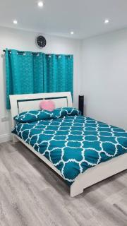 Luxury studio with parking whole unit to yourself - Pinner - 8
