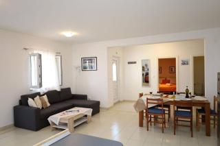 Apartment Mirja - Postira - 1