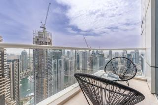 Free housekeeping visits during your stay - StayShort - Sophisticated 1-Bedroom With Skyscrapers View at Botanica Tower - 7
