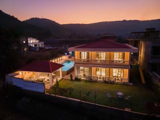 Luxurious Harmony Villa with Large Pool by 23 Villa Stay - 9