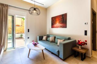 Kalamata Gem Retreats Hidden In the City Center - 9